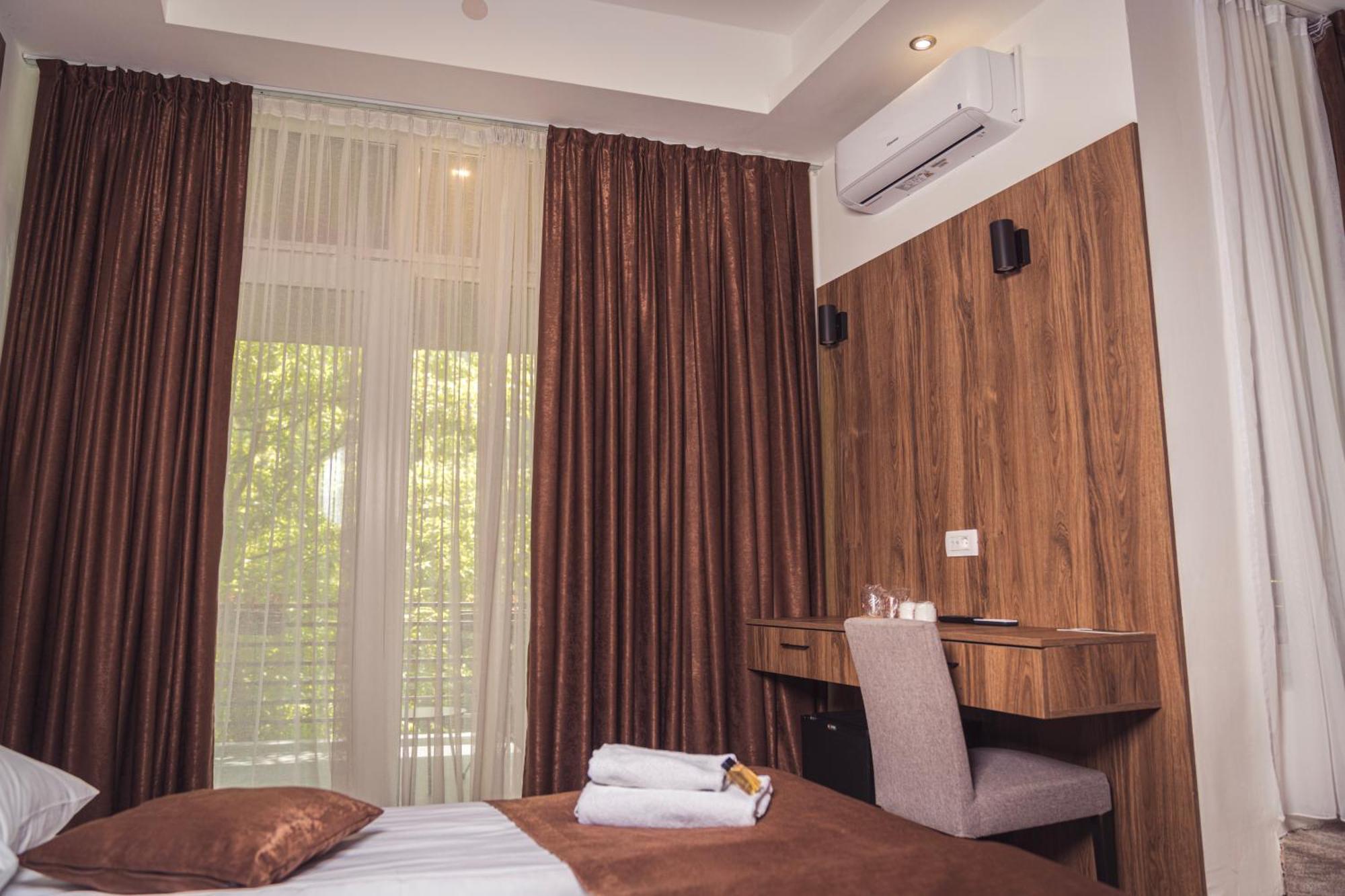 Hotel Tazz - River Front Oasis Collection Біхач Екстер'єр фото